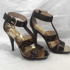 Michael Michael Kors brown snakeskin sandals with buckle. Sz 6